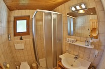 Voll ausgestattete Dusche im Studio Nr. 2